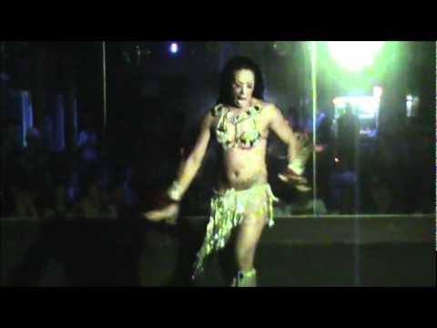 BEATRIZ ÜBER - LOLA LOUNGE 14/04/2012