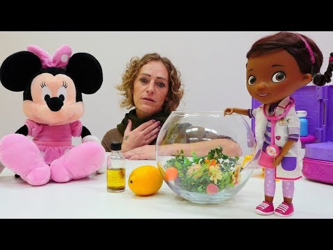Doc McStuffins hat Sprechstunde - Nicole hat Halsweh - Wir gehen zur Spielzeugärztin