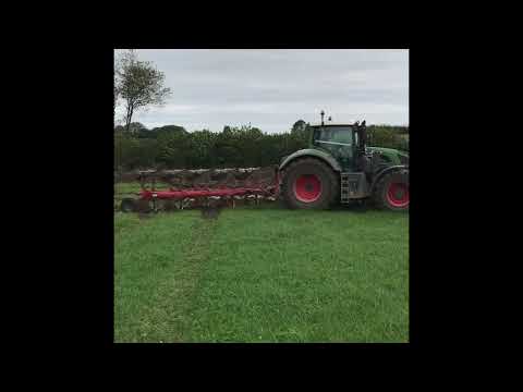 Plowing with Fendt 828 Vario and 5 furrow ovlac / pløjning 2020