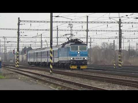 Os 6413 přijíždí do stanice Mělník 17.3.2022