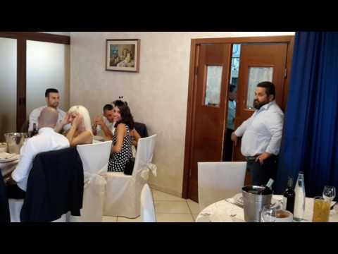 INGRESSO DEI CAMERIERI A RITMO DI MUSICA - IL PARCO DEI POETI - ANIMAZIONE FRANCESCO BARATTUCCI