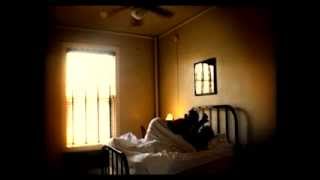 Official Music Video - 'Les Draps Sourds' -  Marianne Dissard - Album 'L'Entredeux' (2008)