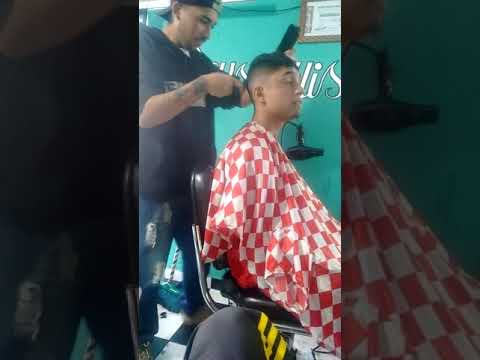 MC ERIKINHO - MADLEY OFICIAL NO SALÃO CORTANDO CABELO #BARRACODACOROA #MCERIKINHO
