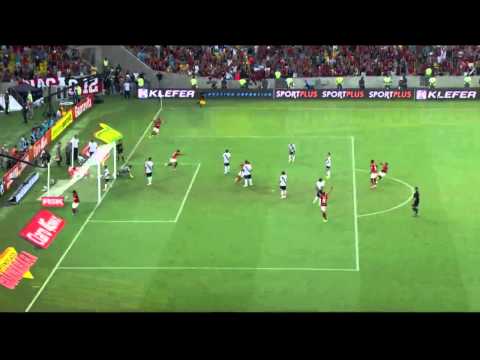 Gol irregular do Flamengo contra o Vasco na final do Campeonato Carioca de 2014