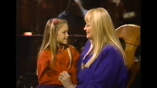 Mary Travers singing &quot;For Baby&quot; (For Bobbie) to her granddaughter Wylly ❤❤