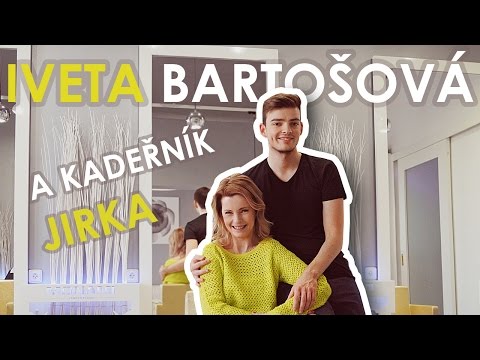 Iveta Bartošová u svého kadeřníka.