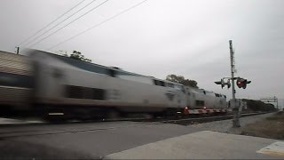 preview picture of video 'CSX Freight Train Clears Just In Time For Amtrak'