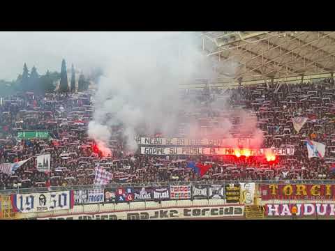 Bakljada na Poljudu u čast Žana Ojdanića