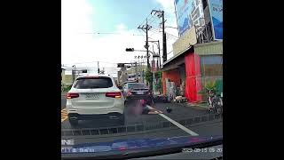 [問卦] 這開車的到底是哪裡有問題啊??