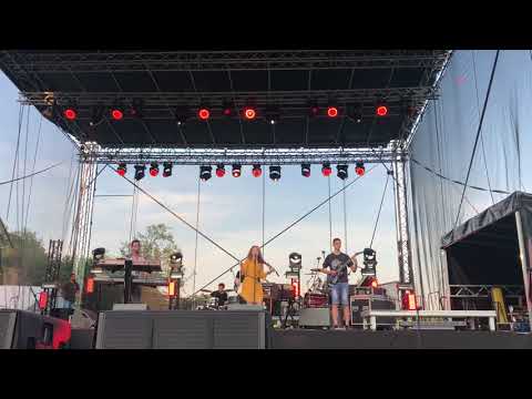 Anastazja & Piotr Nowak z zespołem