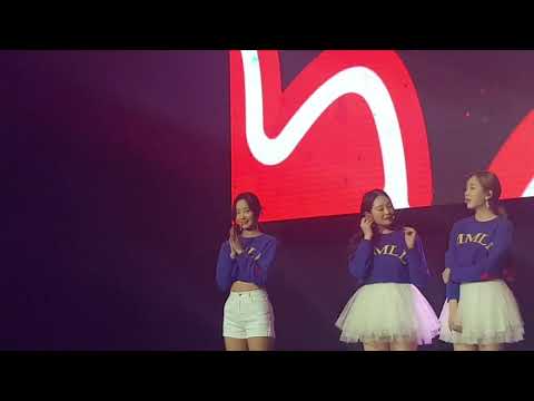 190125 MOMOLAND FANMEETING PH - YEONWOO KILLED A FANBOY CAUGHT ON CAM UwU