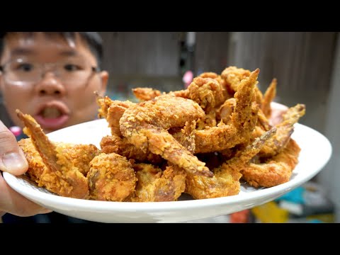 How Chinese Chef Cooks Garlic Fried Chicken Wings