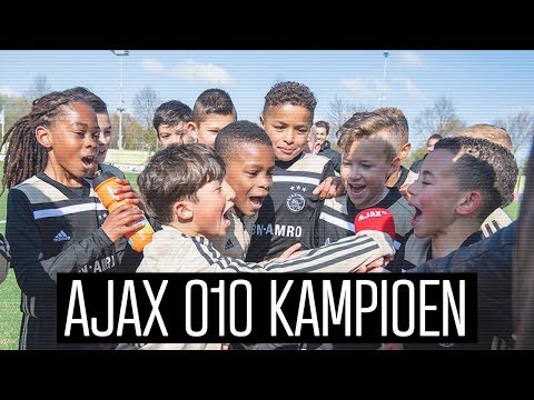 Ajax O10 kampioen na zege op PSV