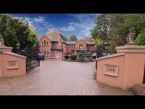 1394 Lakeshore Rd E., Oakville - Listed by Linda Cordiano, Royal Lepage Elite Realty