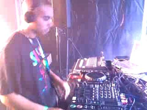 dj waxfiend at streetrockaz  delfslandplein 25 sept