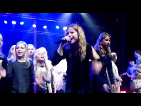 Laura Tesoro - What's the pressure