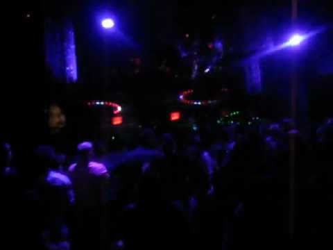 Leon Bolier @ District 36 on 07.19.12