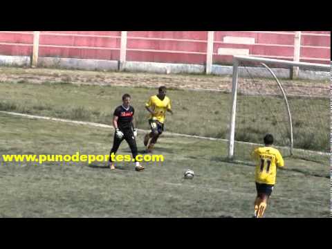 Gol del Deportivo Coopsol frente al Alfonso Ugarte