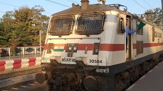 preview picture of video '13288-South Bihar Express ||दक्षिण बिहार एक्सप्रेस Santraganchi Wap-7 30584'