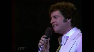 Joe Dassin - Salut les amoureux (live Théâtre De l&#39;Empire 1976)