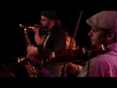Earl Mobilé Orquestra (LIVE) - Firewater