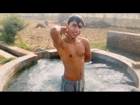 Безумное веселье в бассейне TubeWell в деревне 🌾💦 | Видеоблог Village Boys Swimming | Legends Cherry
