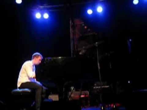 Norwegian jazz pianist, Eyolf Dale - Shades of this (live)
