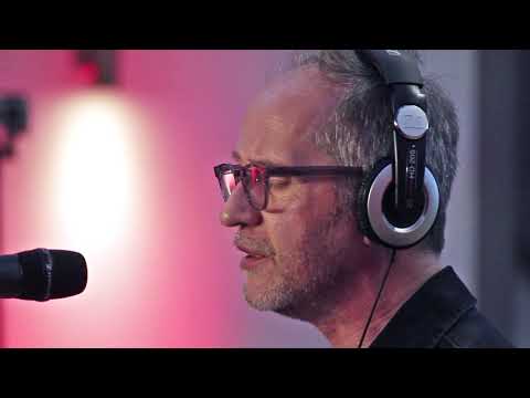 Iarla Ó Lionáird  'Casadh an tSúgáin' - Pantisocracy S4 E4