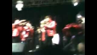 preview picture of video 'TUBA VOLADORA tecateando banda super corona en  fiestas de san juan evangelista diciembre 2012'