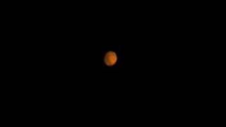 preview picture of video 'Mars at 8 arcsec, TEC200 refractor, 2nd attempt'