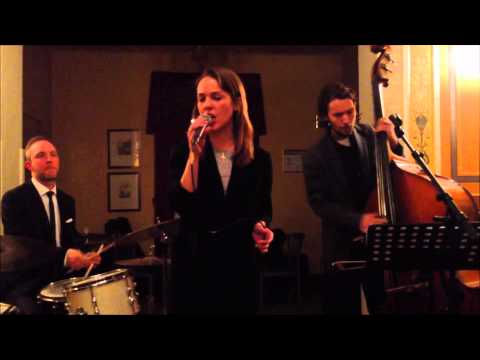 Isabella Lundgren & Carl Bagge trio Jazzcafé 131113