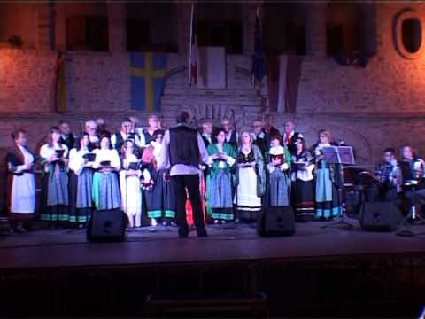 Coro Folkloristico Cesare De Titta di Perano (Catarinelle)