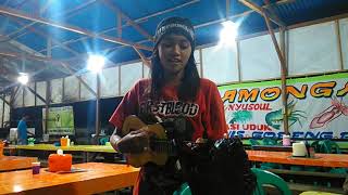 Download lagu Cewek Cantik Ngamen,Nyanyi Lagu Asal Kau Bahagia, Enak Dengarnya mp3