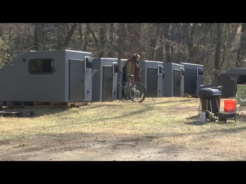 City ordinance threatens sleeping pods for unhoused community | WSOC-T V