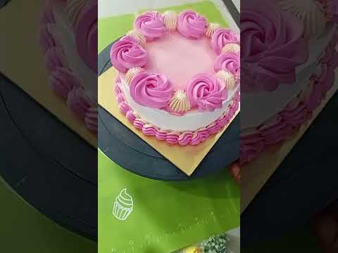 stroberry cake