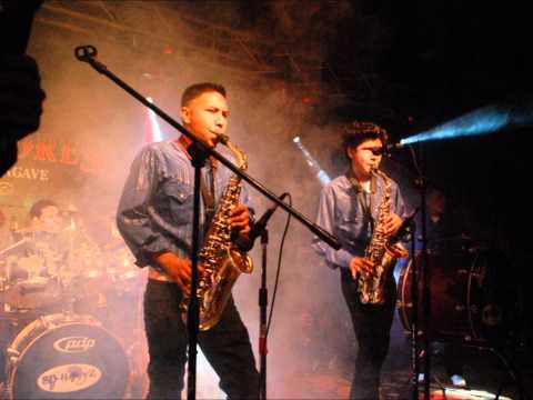 SD BOYZ CHICAS DE LA HIGH SCHOOL.wmv