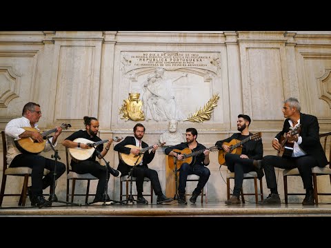 FADOS FORA DE PORTAS | Guitarras Para Amália