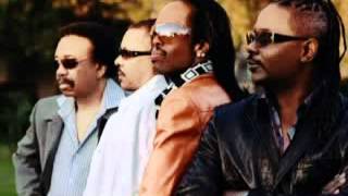 Earth, Wind & Fire-Love Is The Greatest Story