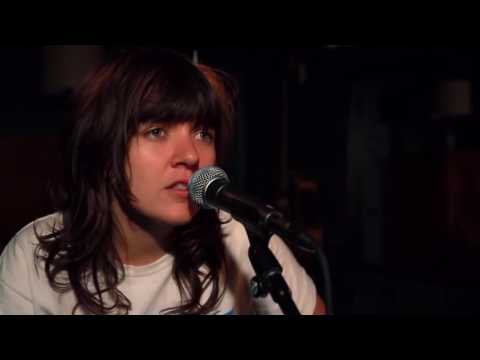 Courtney Barnett -  Depreston  Live on Fallon