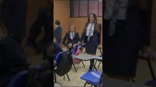 Download lagu Fui al colegio disfrazado mp3