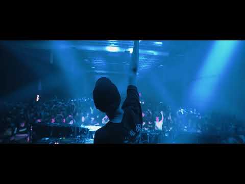DESTINATION îLESONIQ x SAM LAMAR