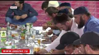 В Аргунской мечети имени Аймани Кадыровой верующие совершили разговение