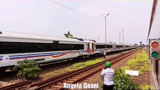 preview picture of video '[NGERI!!!] Kereta Api Menoreh NGEBUT di Stasiun Dawuan'