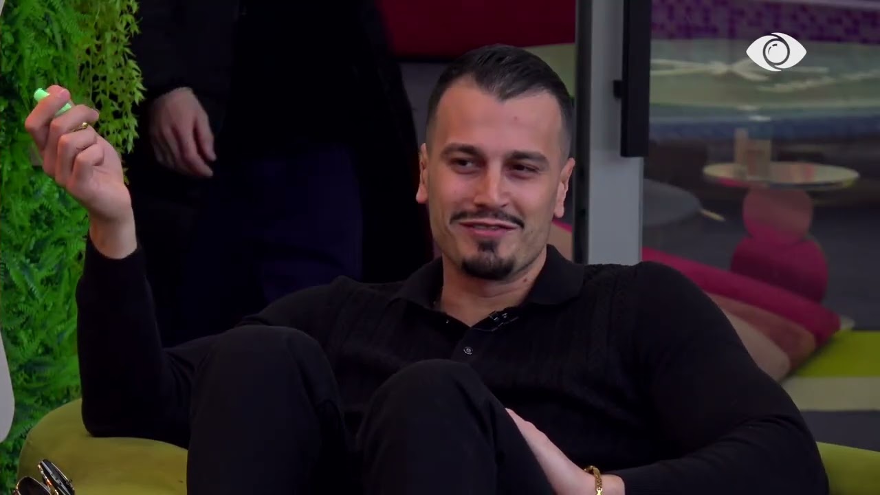 Duhet ti kishe bërë një kurs për shqip para se të vije këtu/ Mateo-Baby G, banorja: Dhe ti një...