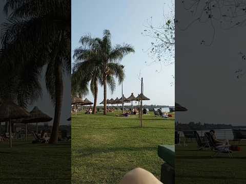 Aguas termales a la orilla del Rio Uruguay.  Salto (Uru) - Concordia ( Argentina )