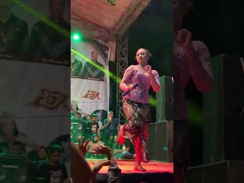 ENERGIKNYA NIKEN SALINDRY DI KALIMANTAM #campursari #ambyar