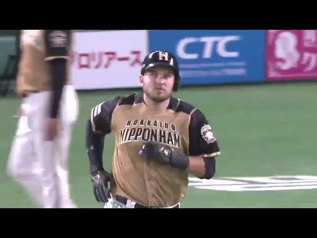 【8回表】ファイターズ・レアード リーグ単独トップの28号ソロで勝負を決めにかかる!! 2016/8/6 H-F