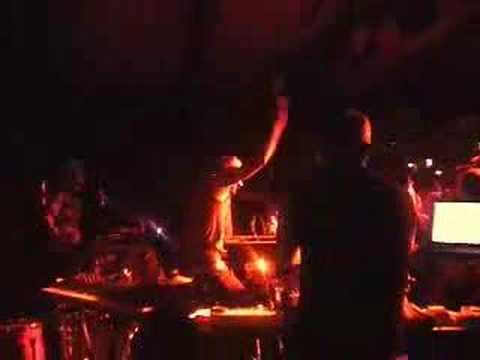 Misteur Valaire casse la baraque à Tadoussac