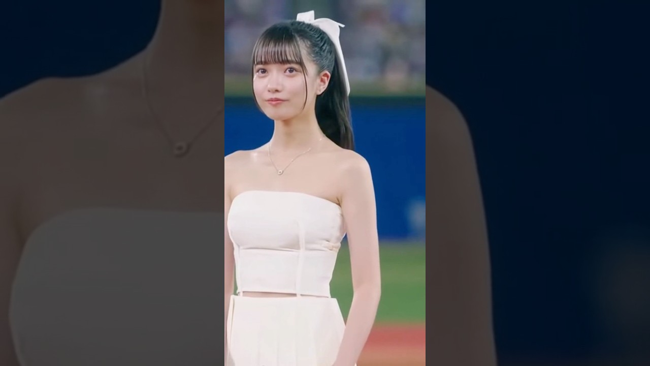 人気アイドルの水瀬あおいの始球式