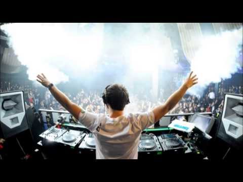Hardwell vs Eiffel 65-Call me a Blue (Dj Staz mash up)